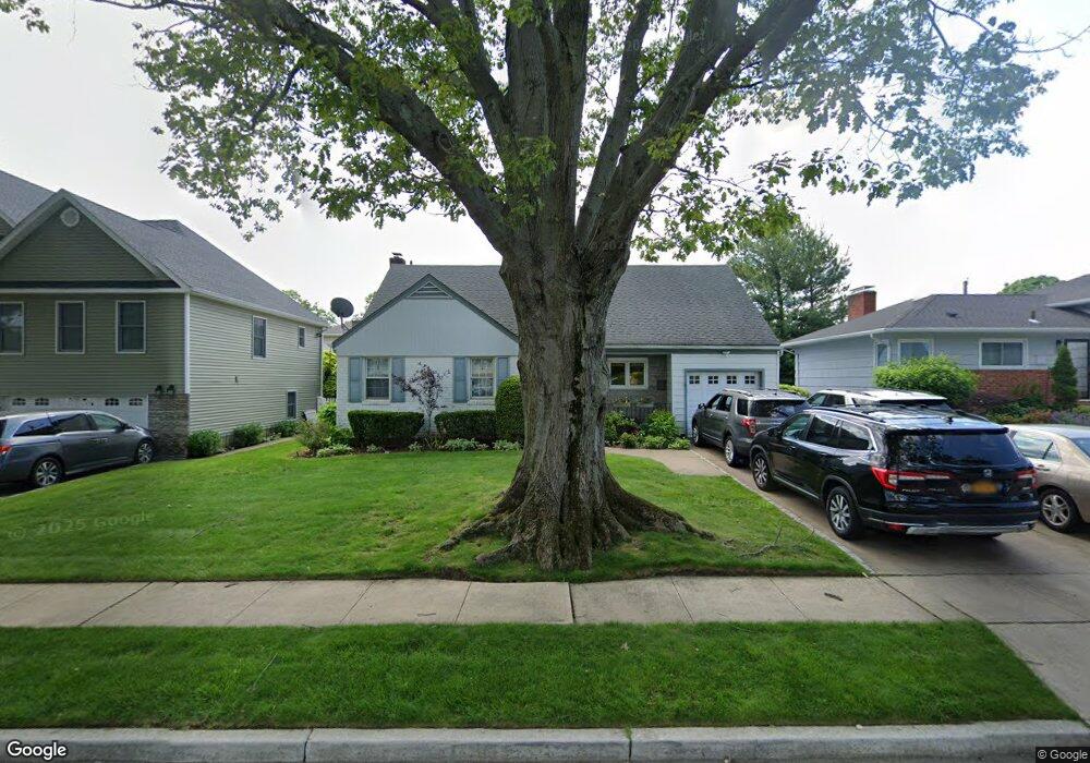 36 Maple St, Garden City, NY 11530 - photo 1