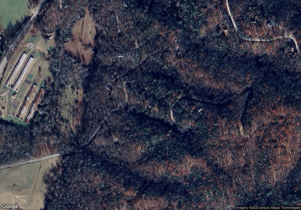 445 Oak Forest Dr, Clarkesville, GA 30523 - photo 1