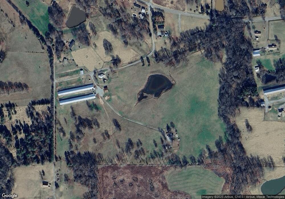 185 Shelby Ln, Siler City, NC 27344 - photo 1