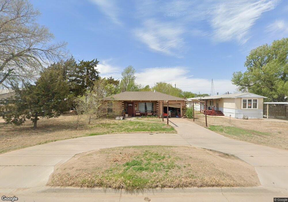 1007 S Washington St, Hugoton, KS 67951 - photo 1