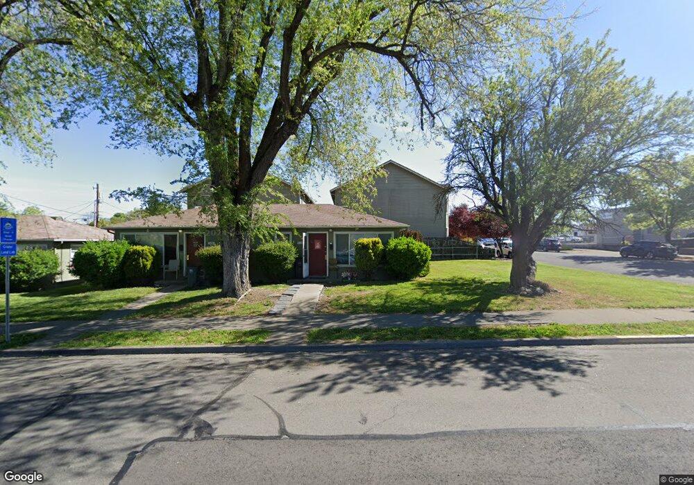 116 N 3rd St, Central Point, OR 97502 - photo 1