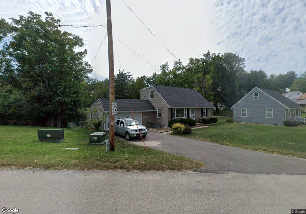 2811 Seely Ave SE, Cedar Rapids, IA 52403 - photo 1