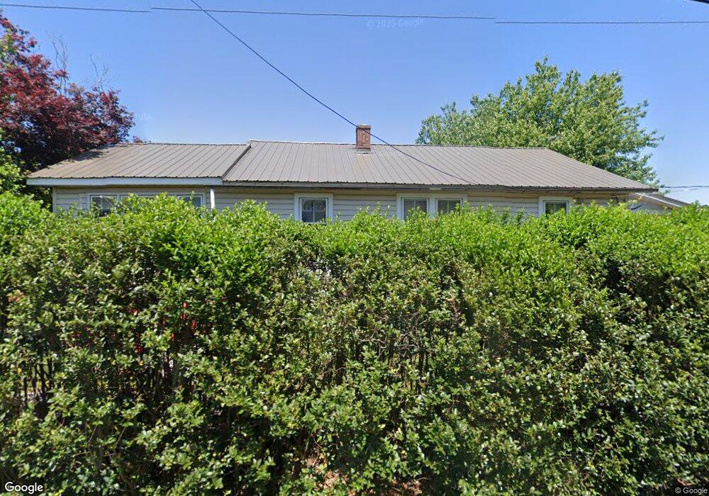 28 S 4th St, Quakertown, PA 18951 - photo 1