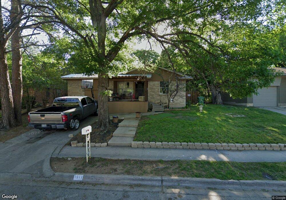 1911 Mercedes Rd, Denton, TX 76205 - photo 1