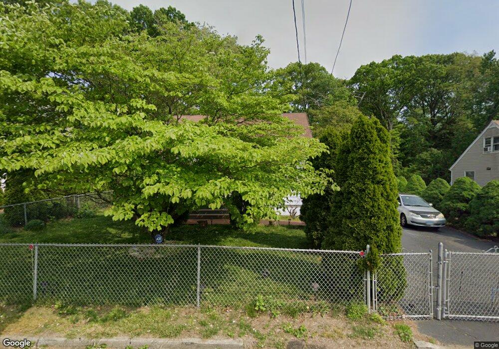 128 Sunshine Cir, Bridgeport, CT 06606 - photo 1