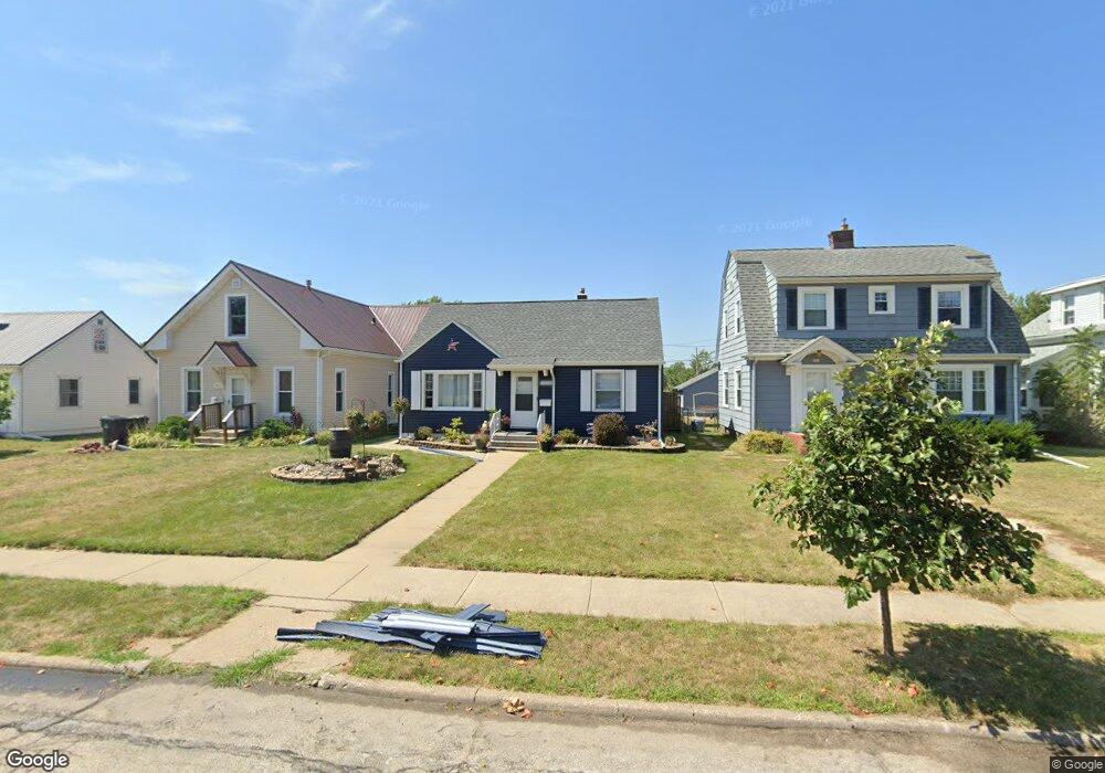 1918 9th St SW, Cedar Rapids, IA 52404 - photo 1