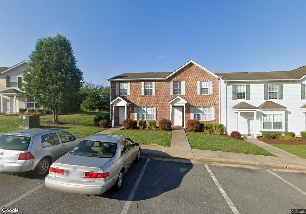 400 Pheasant Run Cir, Harrisonburg, VA 22801 - photo 1