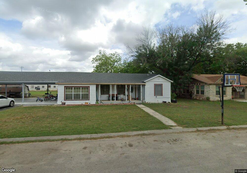 708 E Weinert St, Seguin, TX 78155 - photo 1