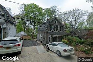 18 High St, Port Washington, NY 11050