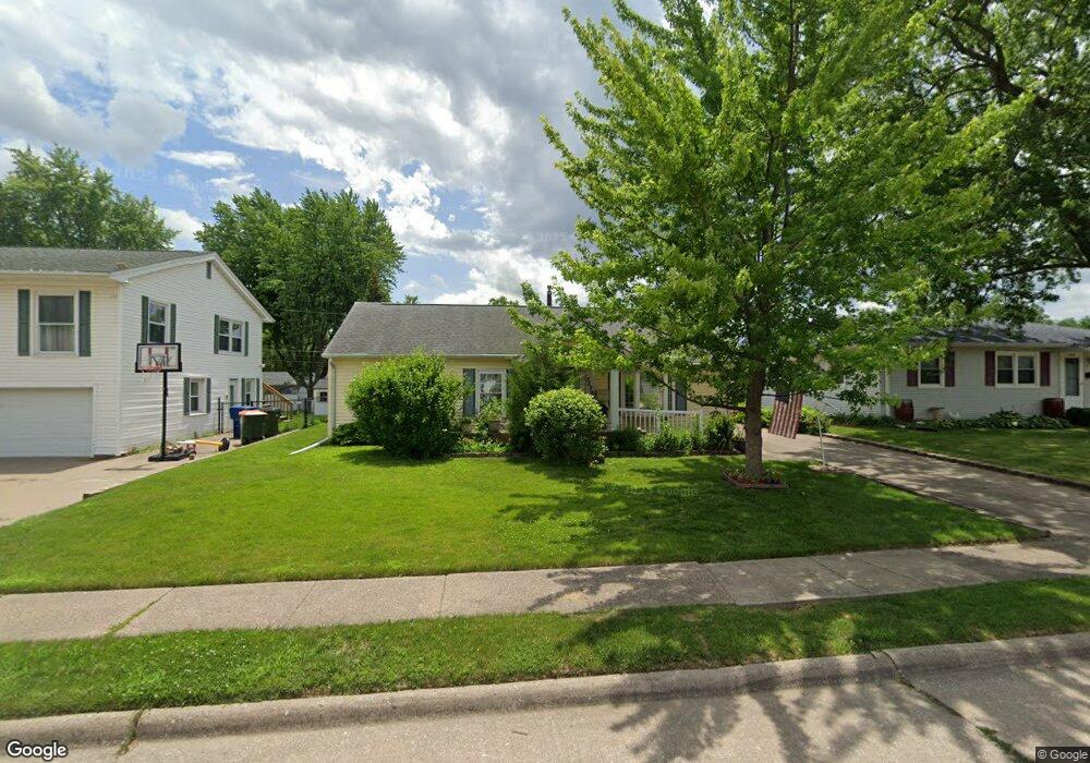 3229 W 16th St, Davenport, IA 52804 - photo 1