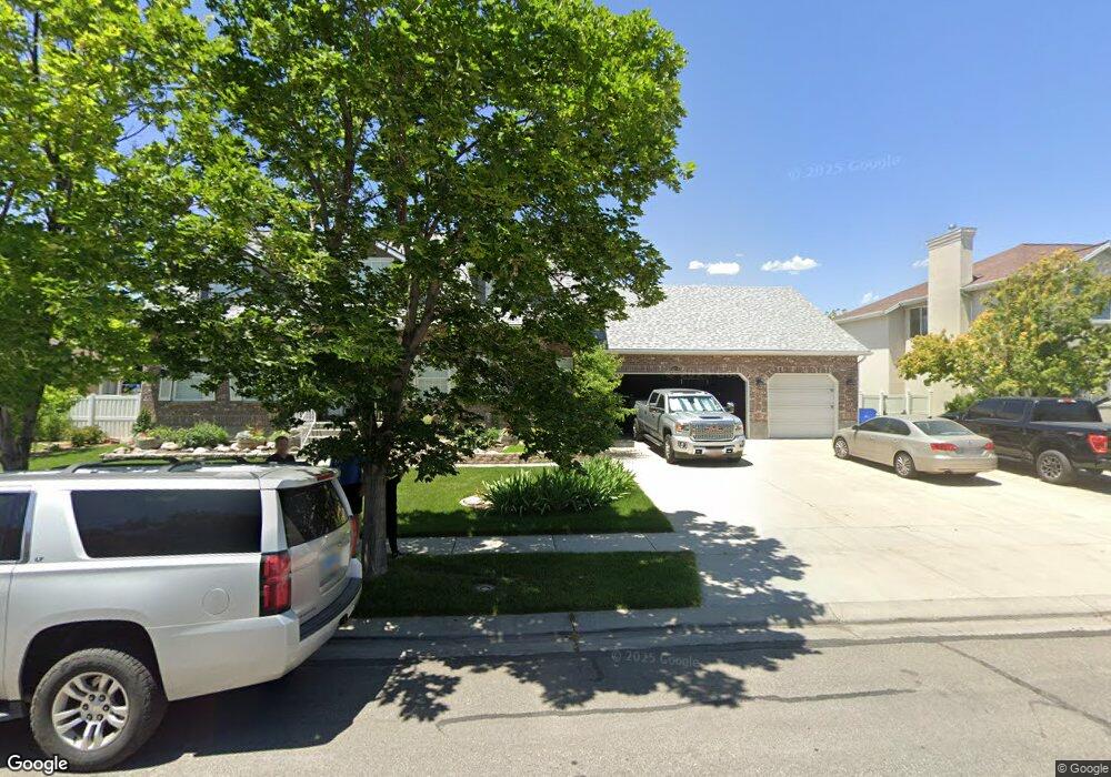 11726 Stone Crest Cir, Riverton, UT 84065 - photo 1