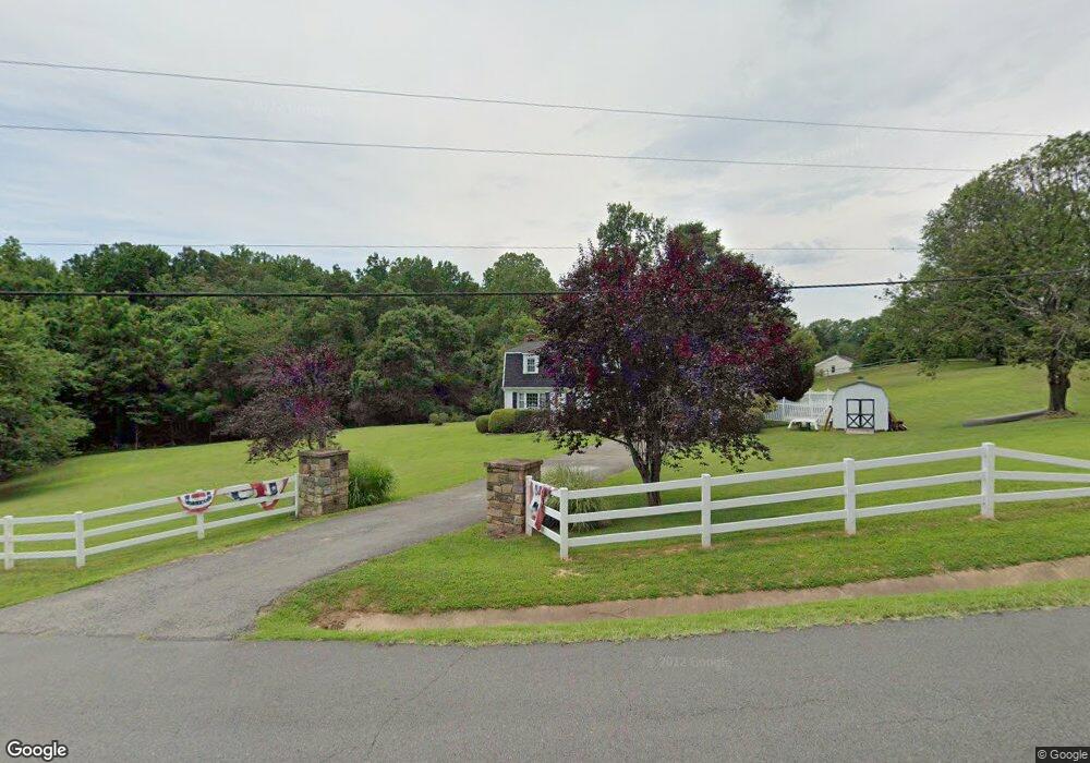 8101 Hillcrest Dr, Manassas, VA 20111 - photo 1