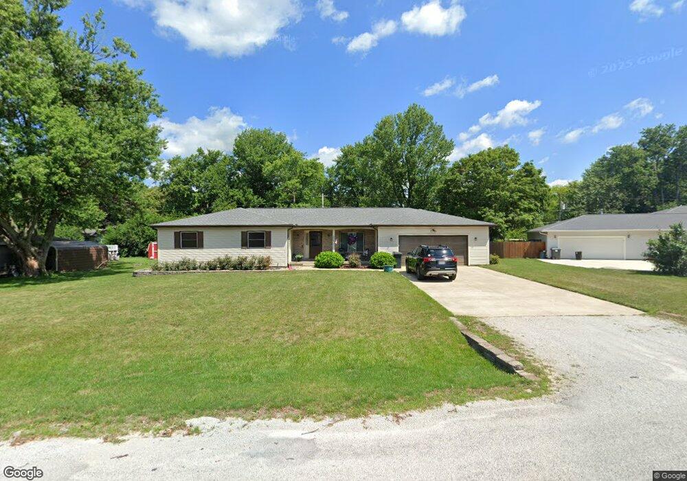 304 Pershing Ct E, Philo, IL 61864 - photo 1