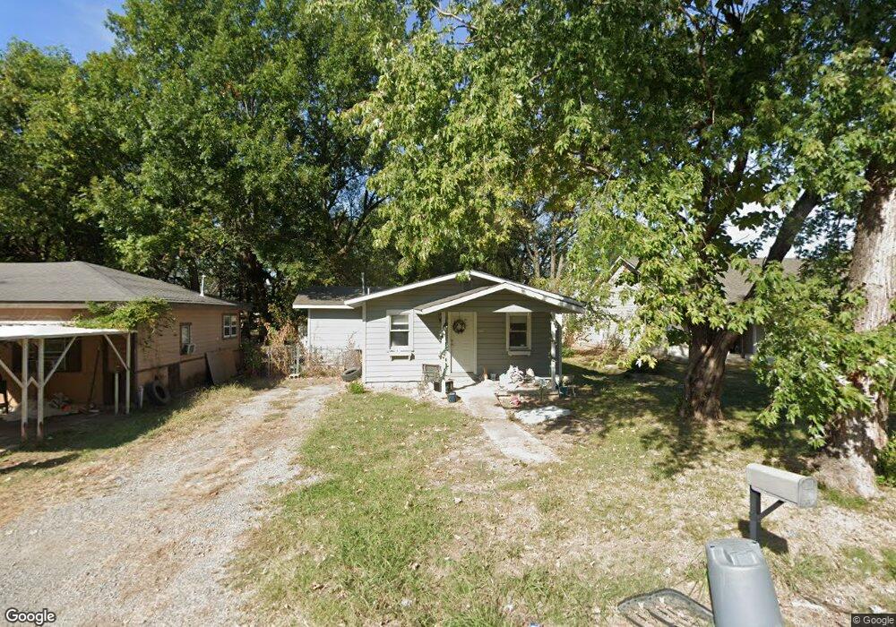 320 N Whitaker St, Pryor, OK 74361 - photo 1
