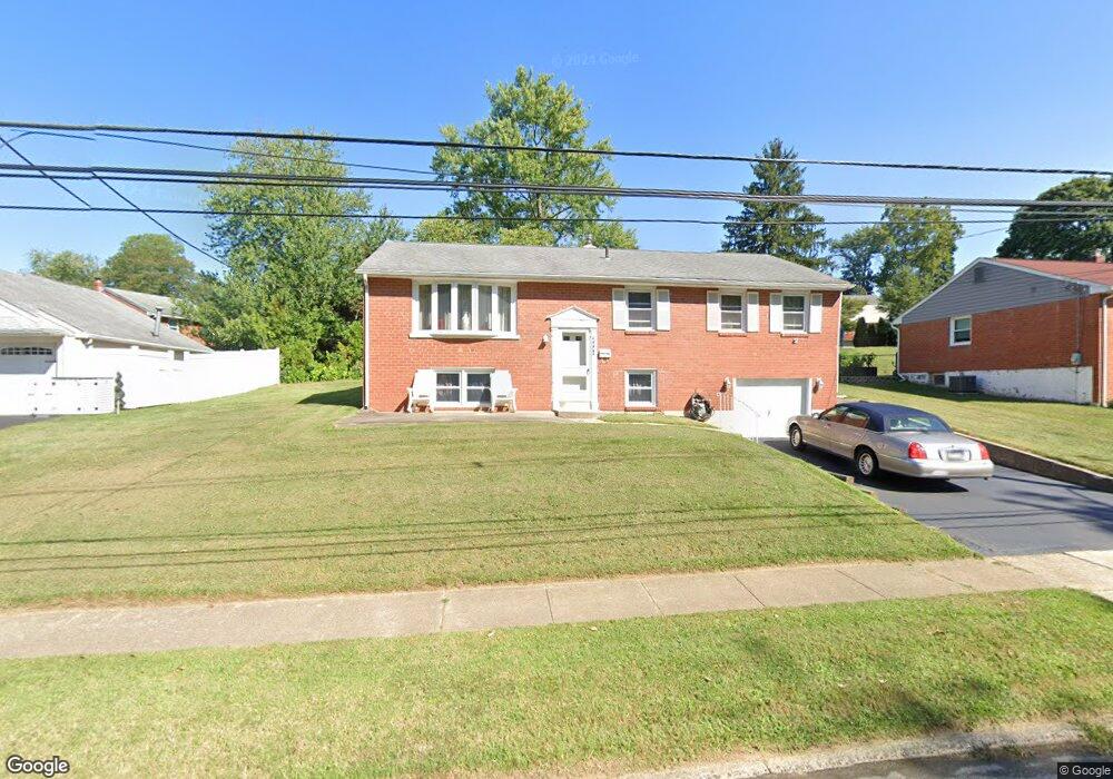 4949 Chester Creek Rd, Brookhaven, PA 19015 - photo 1