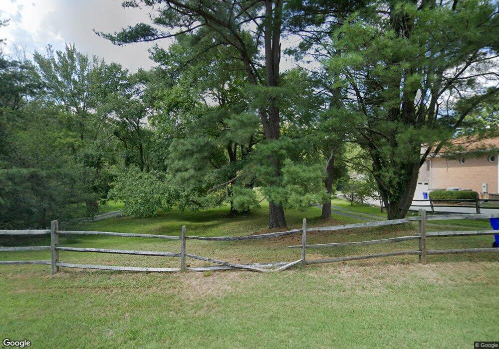 8520 Pineway Dr, Laurel, MD 20723 - photo 1