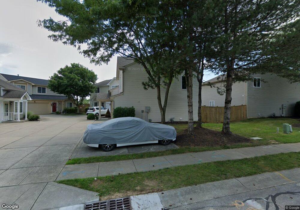 605 Cembra Dr, Greenwood, IN 46143 - photo 1