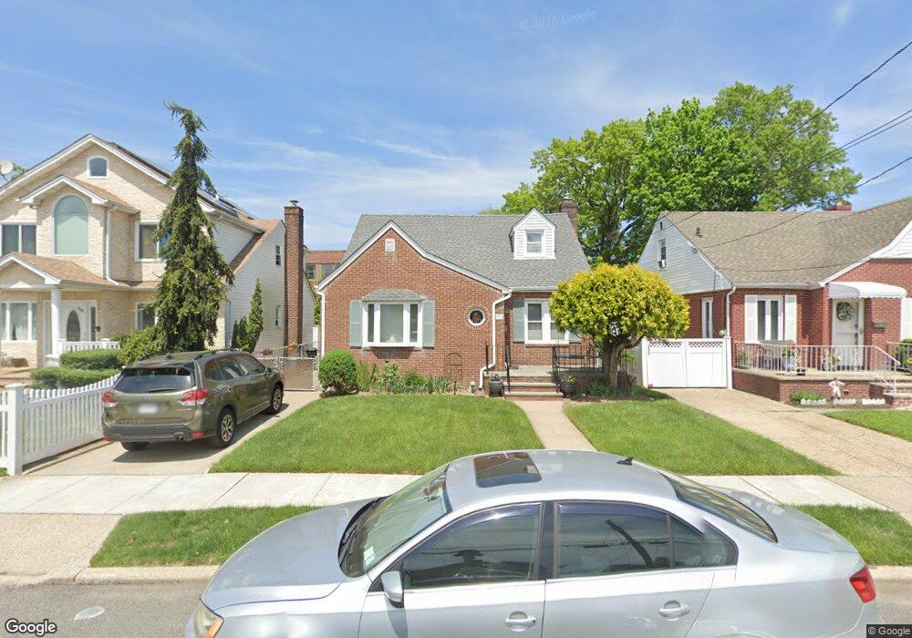 976 Cloud Ave, Franklin Square, NY 11010 - photo 1