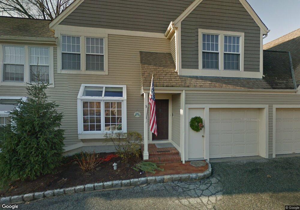 9 Darien Close, Darien, CT 06820 - photo 1