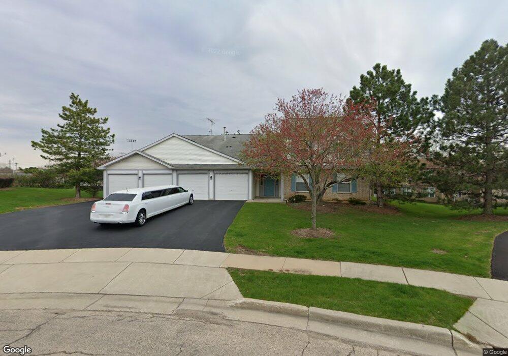 325 Buckingham Cir unit D, Elgin, IL 60120 - photo 1