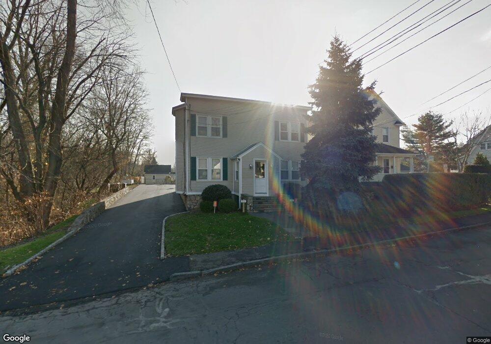 1007 Cove Rd unit 1ST F, Stamford, CT 06902 - photo 1