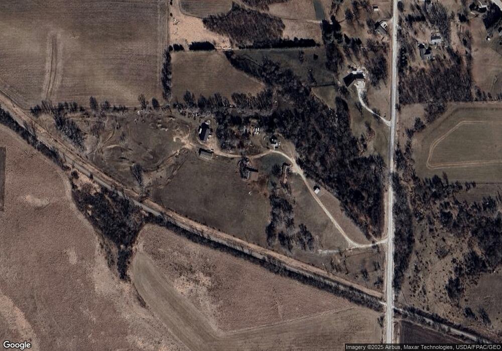 5617 33rd Ave, Center Point, IA 52213 - photo 1