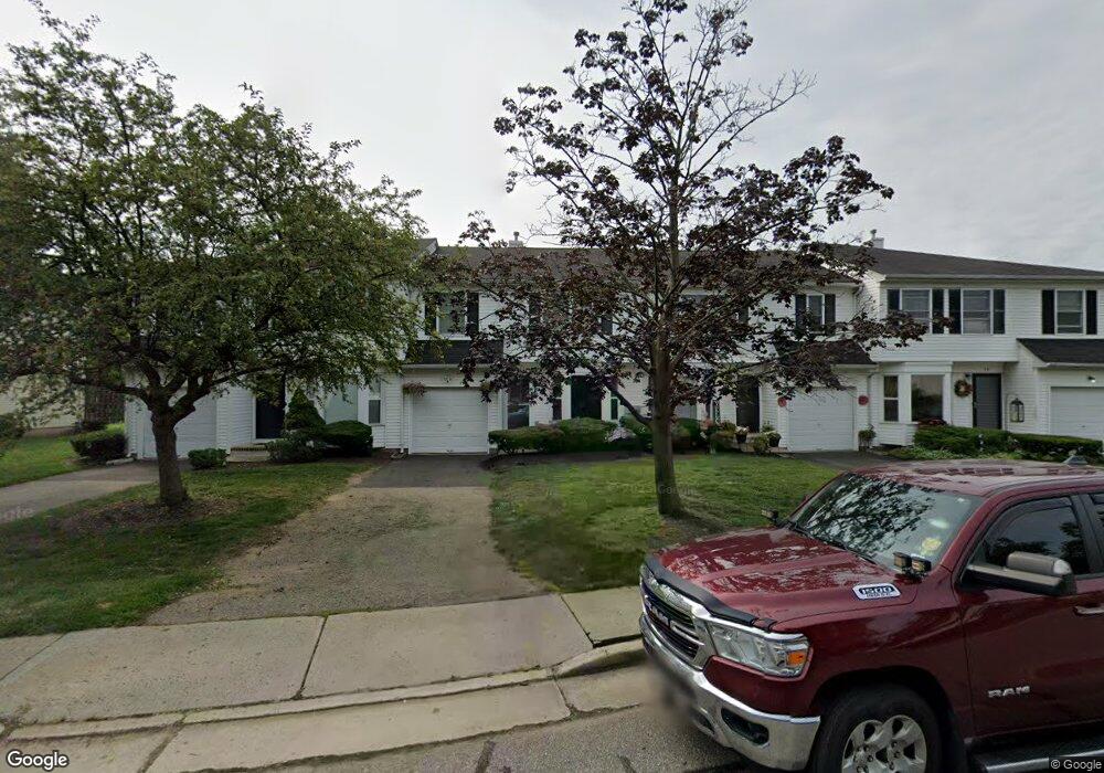 35 Tree Top Rd, Middlesex, NJ 08846 - photo 1