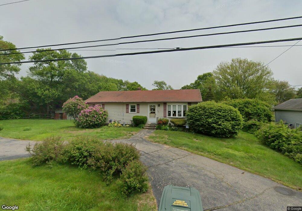 521 Greenhaven Rd, Pawcatuck, CT 06379 - photo 1