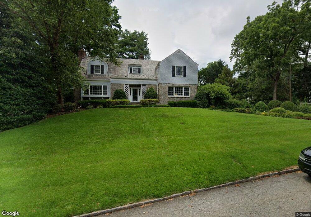 35 Dartmouth Rd, Manhasset, NY 11030 - photo 1