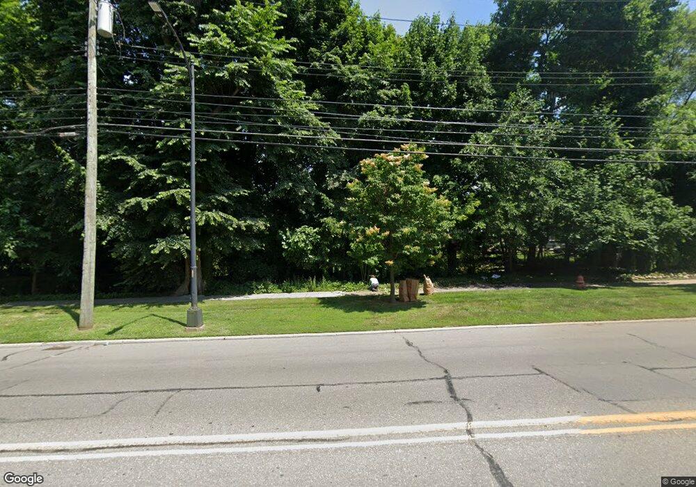 252 Moross Rd, Grosse Pointe Farms, MI 48236 - photo 1