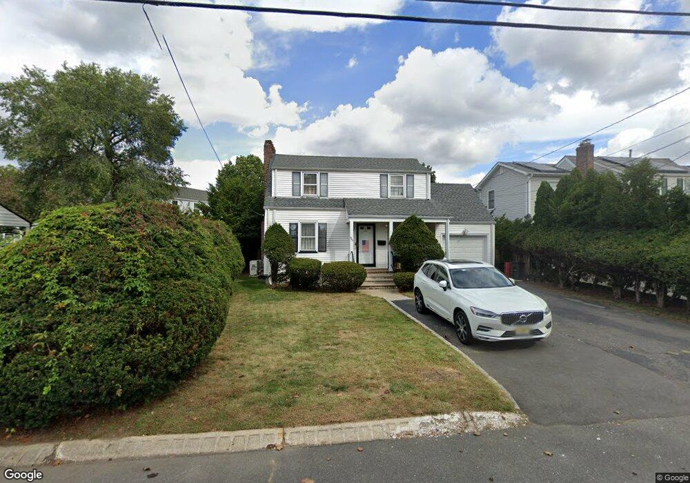 563 Stratford Rd, Union, NJ 07083 - photo 1