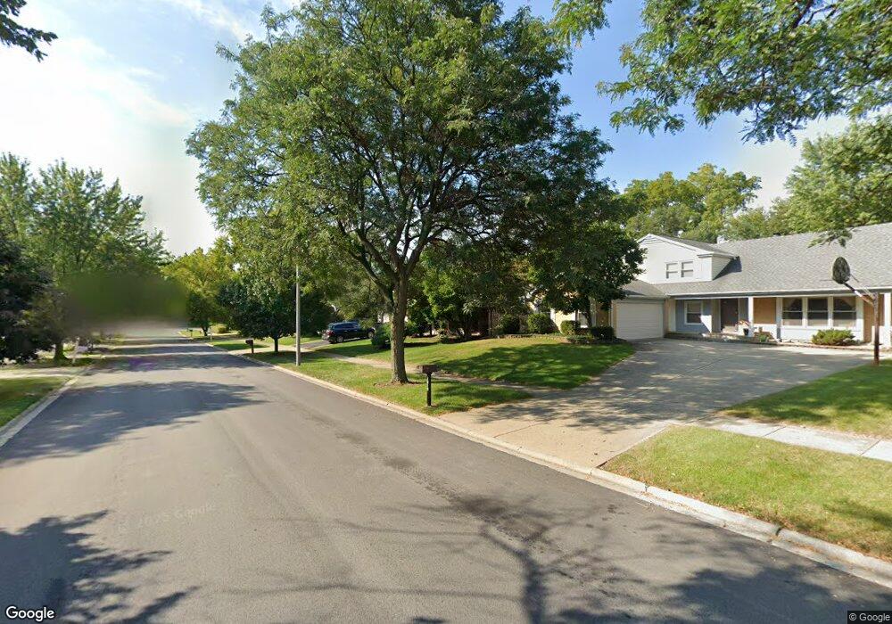 1511 Apache Dr, Naperville, IL 60563 - photo 1