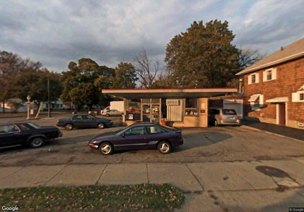 1712 W Saginaw St, Lansing, MI 48915 - photo 1