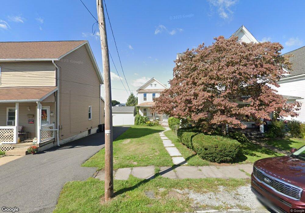 122 S Apple St, Dunmore, PA 18512 - photo 1