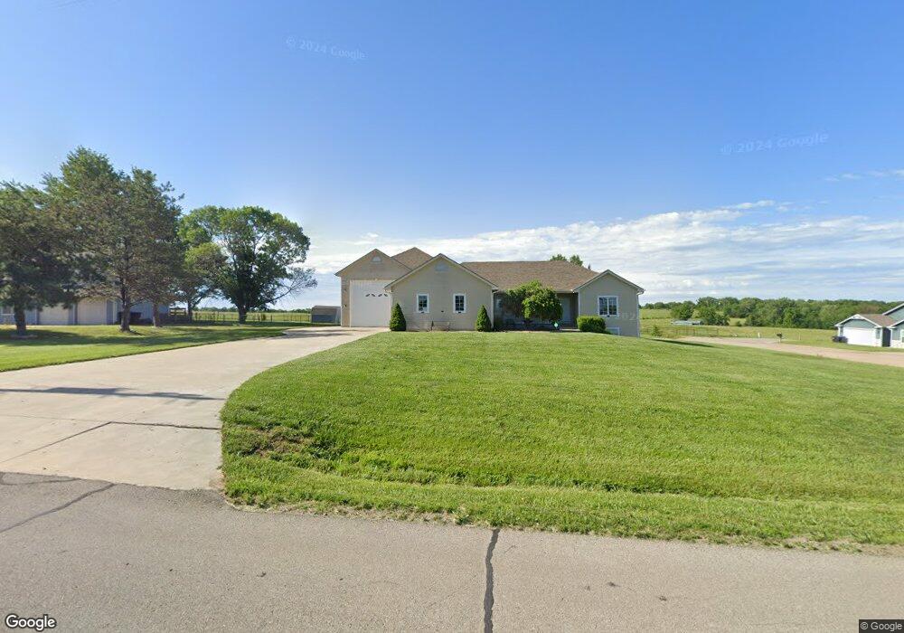 8633 SW 29th St, Topeka, KS 66614 - photo 1