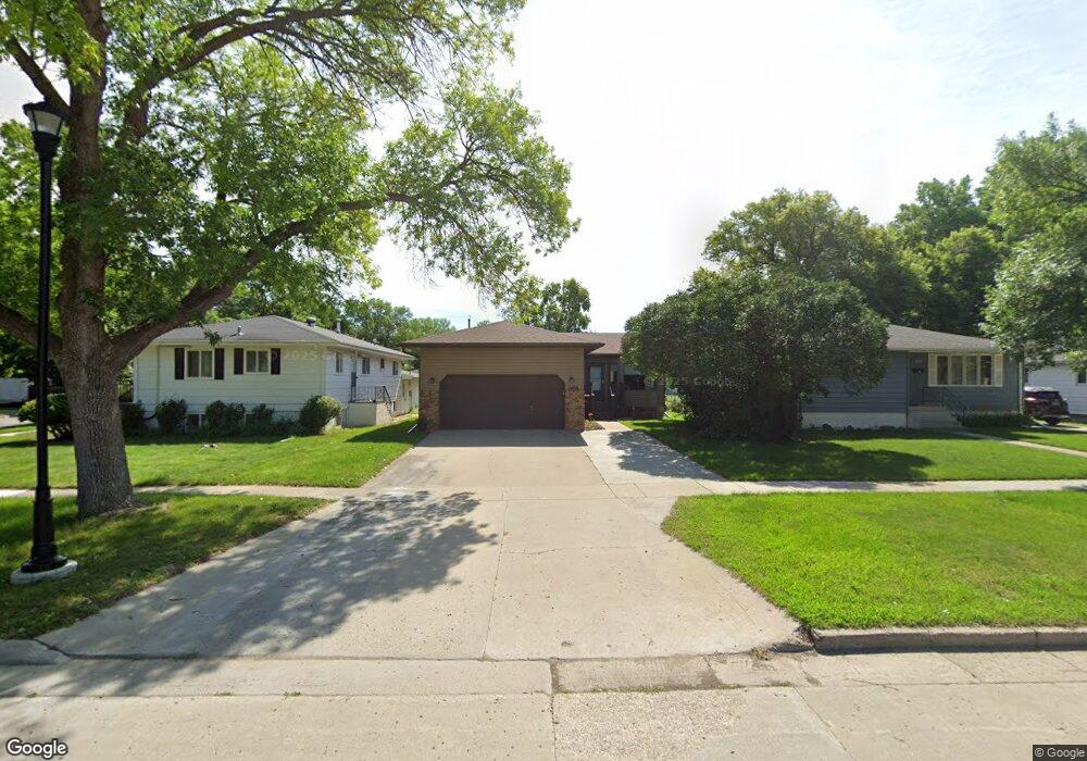 1606 15th St S, Fargo, ND 58103 - photo 1