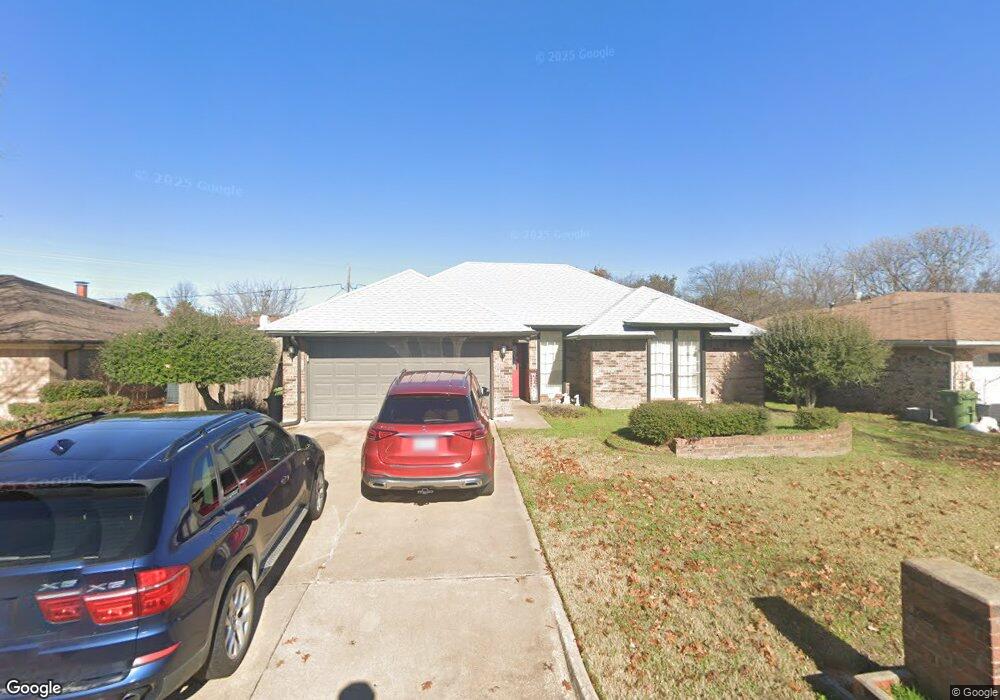 8009 Irish Dr, North Richland Hills, TX 76180 - photo 1