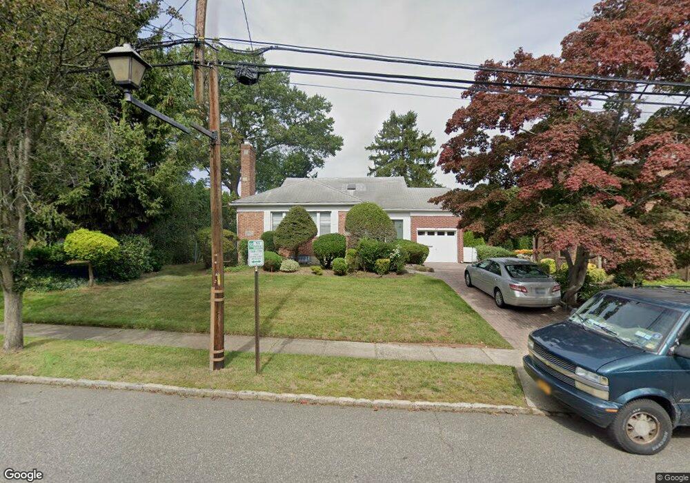 97 Vanderbilt Ave, Manhasset, NY 11030 - photo 1