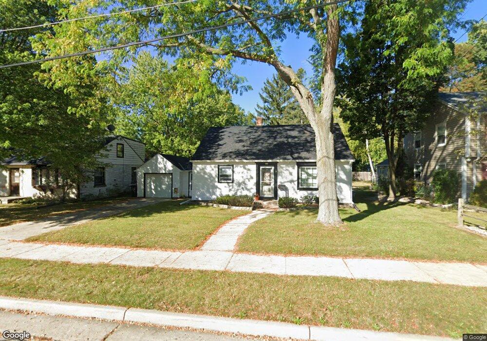 326 S Maple St, Oconomowoc, WI 53066 - photo 1