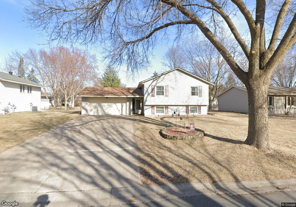 10204 Quaker Ln N, Maple Grove, MN 55369 - photo 1