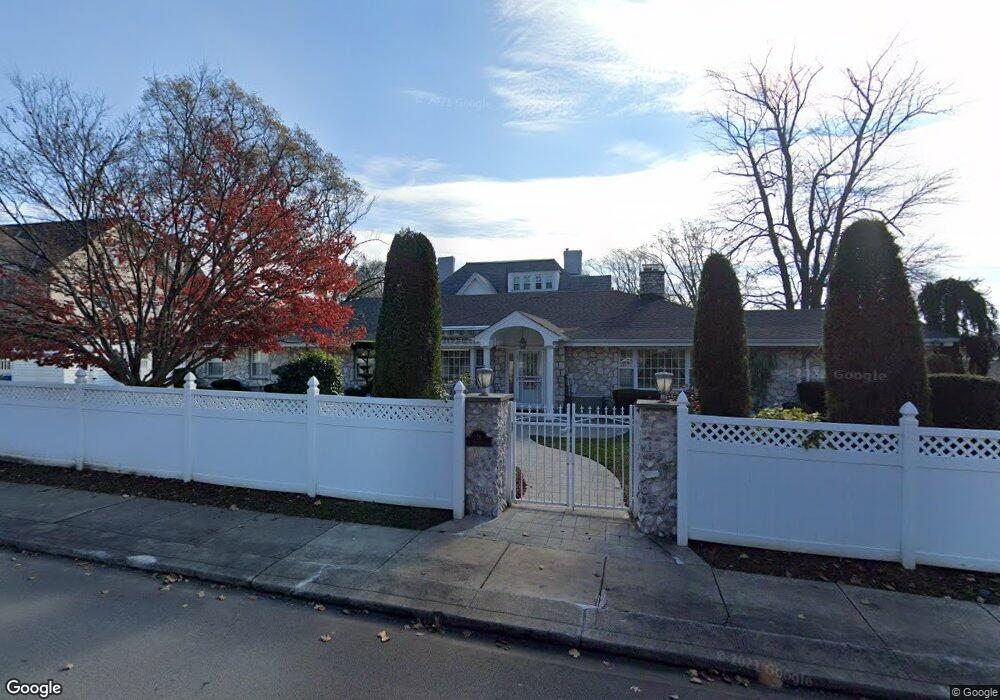 38 N Highland Ave, Bala Cynwyd, PA 19004 - photo 1