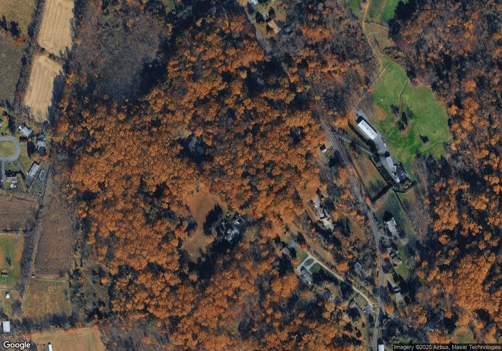 4796 Chestnut Hill Rd, Center Valley, PA 18034 - photo 1