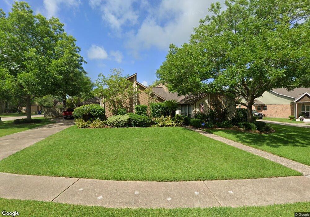 1906 Hunt Dr, Friendswood, TX 77546 - photo 1