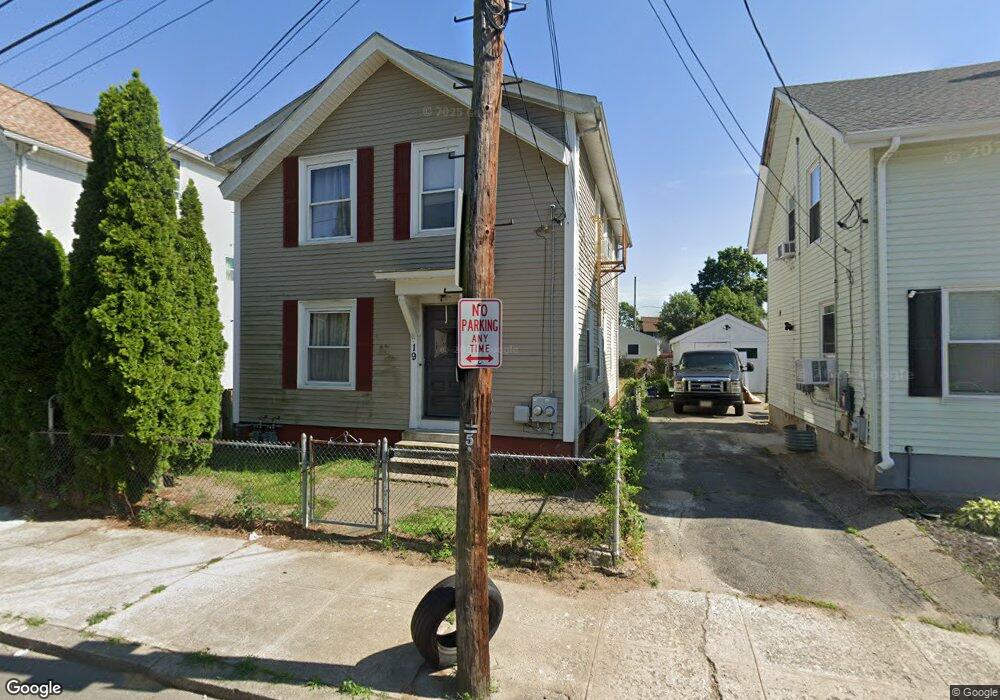 19 Beecher St, Pawtucket, RI 02860 - photo 1