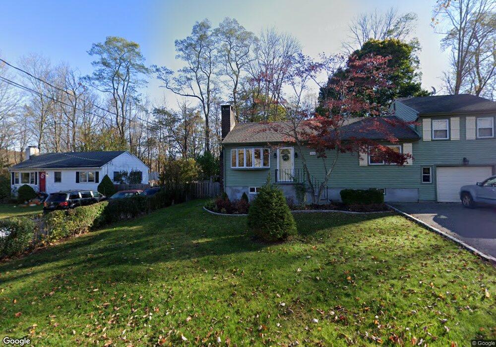 359 Bennetts Farm Rd, Ridgefield, CT 06877 - photo 1