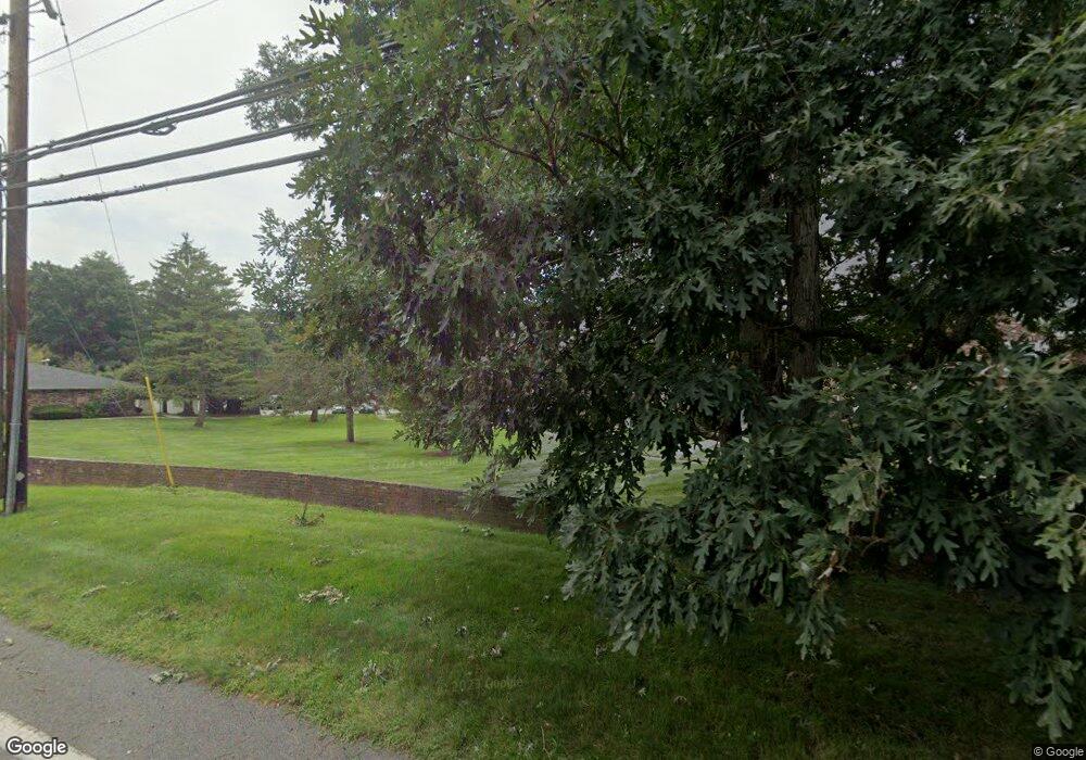 2007 Windsor Dr, Framingham, MA 01701 - photo 1