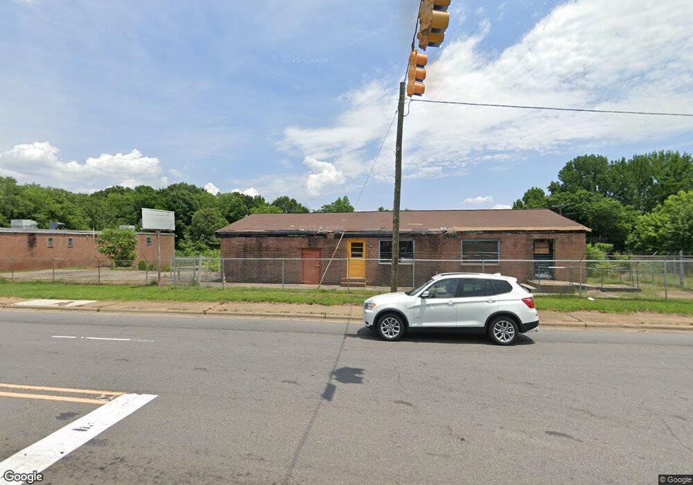 939 Shelton Ave, Statesville, NC 28677 - photo 1