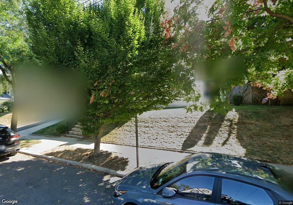 33-21 168th St, Flushing, NY 11358 - photo 1