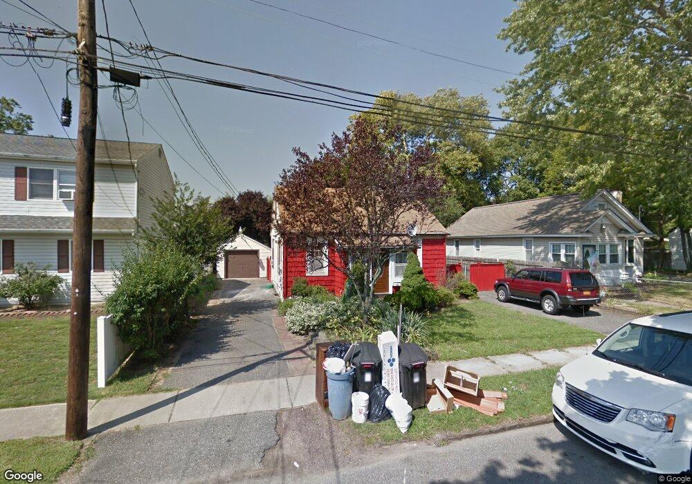 55 Pleasantview Ct, Copiague, NY 11726 - photo 1