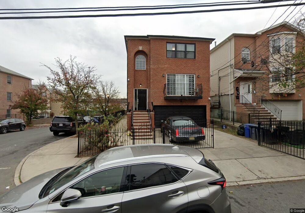 31 Seabury St, Newark, NJ 07104 - photo 1